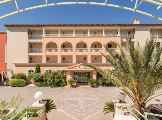 Residence Pierre & Vacances Premium Les Calanques Des Issambres Les Issambres Exterior photo